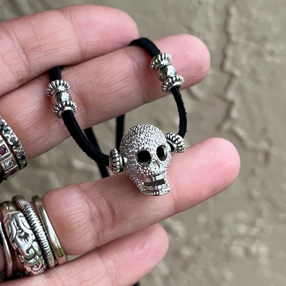 Shinny cz diamonds skull charm choker necklace on adjustable black suede cord - Picture 7 of 16